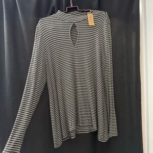 AEO Striped gray and White Top